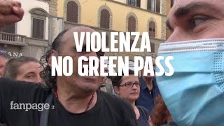 No green pass aggressione al giornalista di Fanpageit quotMinacciato insultato e telecamera rottaquot [upl. by Belita993]