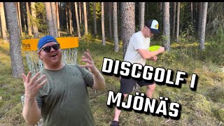 Provar Mjönäs discgolfbana med Mårten [upl. by Jae]