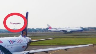 Serunya melihat Pesawat Lion Air Mendarat  Pesawat terbang lain siap siap terbang [upl. by Dominique]