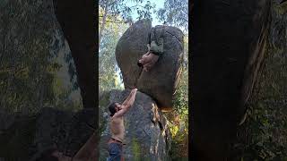 Cudecán 🐕 FA Escalada en Celas Culleredo bouldering galicia escalada crackclimbing [upl. by Kcirdnekel]