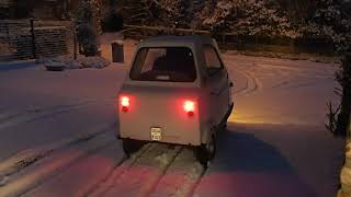 Dérapage en Mini Comtesse microcar MiniComtesse skiding on an icy road smallest car [upl. by Bergman]