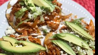 Tostadas de tinga de pollo [upl. by Mccartan520]