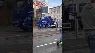 Trailer Truck pulling out some scrap materials from rhe mall dumptrailer hauling trailer bergen [upl. by Hanus]