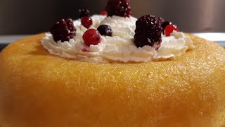 Savarin aux fruits rouges ou Baba sans rhum [upl. by Limber]