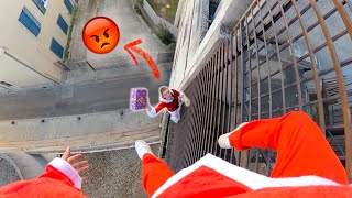 SANTA vs ANGRY MRS CLAUS Epic Parkour Chase [upl. by Anayia]