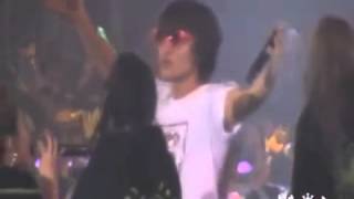 BIGBANGs Daesung Wants To Hug 2NE1s Park Bom But [upl. by Ayerf]