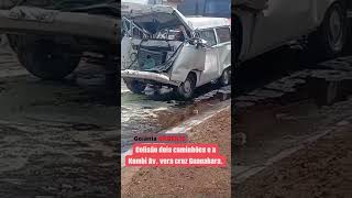 Kombi Fica Totalmente destruída após ser prensada por dois caminhões no Jardim Guanabara em Goiânia [upl. by Spohr]