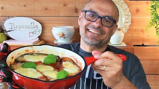 PARMIGIANA DI MELANZANE FURBA SENZA FRIGGERE E SENZA FORNO non chiamatela parmigiana di melanzane [upl. by Nevah]