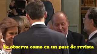 El rey Juan Carlos humilla al príncipe por no llevar gemelos en los puños [upl. by Favien866]