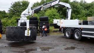 The UHL2735 Earthmover Tyre Handler In Action [upl. by Yevrah900]