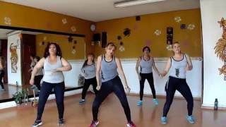 Coreografia Comerte toda Zumba [upl. by Tammie]