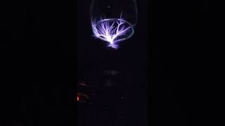 Tesla coil xperiment 1 short Experimentos con bobina de tesla dance music yt shortvideo shorts [upl. by Nnylsor]