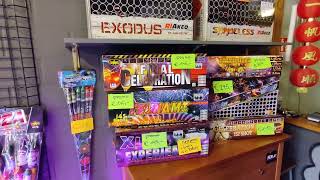 XL VUURWERK EEN ZEER MOOIE VUURWERK WINKEL MET ZENA PRODUCTEN EN SALON ROGER IN BERINGEN België [upl. by Daffy309]