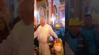 EMOCIONANTE INGRESO DE MONSEÑOR BERNACKI A LA CATEDRAL DE SALTA [upl. by Sewoll]