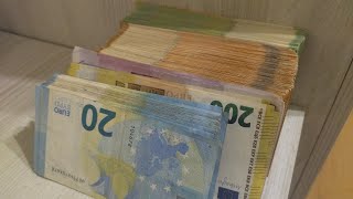 COUNTING 60 000 EURO [upl. by Rosenwald504]