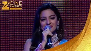 Zee Cine Awards 2005 Juhi Chawala Singing [upl. by Daigle]