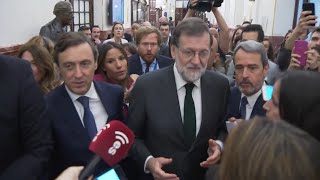 Rajoy sale del hemiciclo tras la votación de la moción [upl. by Elvera]