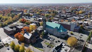 Église SteFamille de Granby QC en automne [upl. by Itsuj]