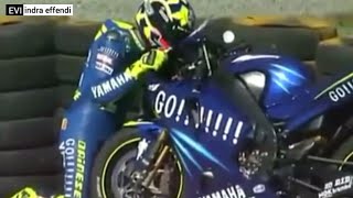 Kemenangan pertama valentino rossi bersama yamaha [upl. by Elyr]