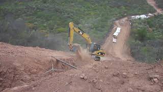 Excavacion de zanja en plena Serrania pendientes extremas [upl. by Eneles]