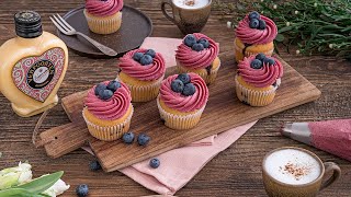 BlaubeerCupcakes mit Verpoorten Original Eierlikör [upl. by Radie690]