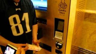 Buying gold in a vending machine in Abu Dhabi at Emirates palace [upl. by Heath]