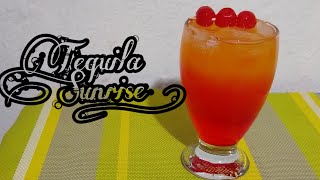 Tequila sunrise deliciosa bebida tipo cóctel con jarabe de granadina coctel [upl. by Lusty]