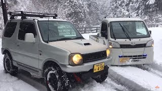 ジムニーと軽トラでスノーアタック！ 予想通りのたかぽん号スタック笑） JB23 ジムニー ハイゼット 林道 雪道 TOYO OPEN COUNTRY RT 雪上 [upl. by Ayo]