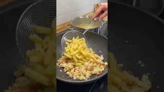 Pasta con Cavolfiore e Guanciale Pronta in 15 Minuti Ricetta Facile e Gustosa shorts [upl. by Arhas]