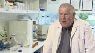 Professor Peter Molans Discovery of Manuka Honey Properties [upl. by Airdnas]