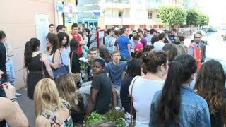 Brétigny rassemblement de lycéens en hommage à une des victimes [upl. by Inaoj]