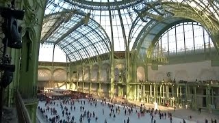 La plus grande patinoire intérieure au monde ouvre au Grand Palais [upl. by Akcirred]