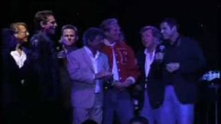 OLIVIA NEWTON JOHN amp JOHN TRAVOLTA live SUMMER NIGHTS and cast Grease [upl. by Anomar385]