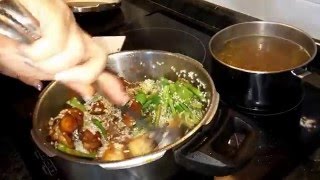 Receta de cocina de arroz con pollo en olla expres al estilo de Mariaje [upl. by Emmalynne]