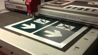 Aristo Cutting Table using camera and knife cutting dibond [upl. by Simetra]