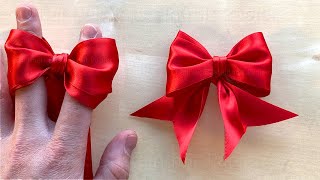 Schleife binden zum Geschenke verpacken 🎀 Leichte Geschenkschleife binden für Weihnachtsgeschenke 🎀 [upl. by Fornof]