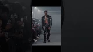 Travis Scott in runway fashion travisscott gossipgirl fashionmodel shorts gossipqueen model [upl. by Ansilma992]