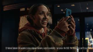 O2 Christmas Advert 2024 Snowing Sims [upl. by Enyahc]