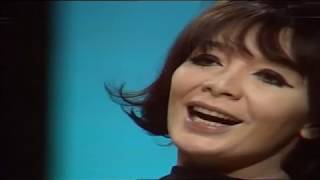 Juliette Gréco  Accordéon Déshabillezmoi amp Jolie môme 1968 [upl. by Airuam]