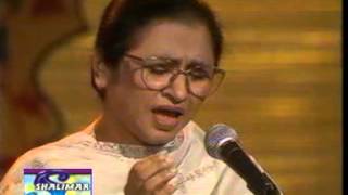 Nayyara Noor sings Ghalib quotJaur se baaz aain per baaz aain kyaquot [upl. by Melisande]