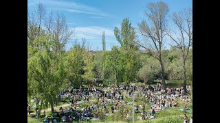 Salamanca se echa a la calle para celebrar un soleado Lunes de Aguas [upl. by Enortna]