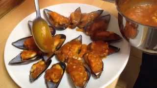 Receta de cocina fácil de Mejillones con tomate frito [upl. by Ailedua67]