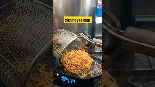 sizzling yee mee food chinesefood [upl. by Shoshanna]