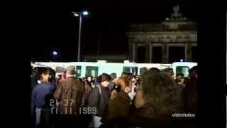 11111989 Berlin Brandenburger Tor Walter Momper amp Lothar Loewe an der Mauer [upl. by Eanehs]