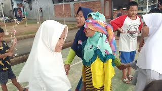 Permainan tradisional Nenek Kabayan  Salsakids [upl. by Tripp193]