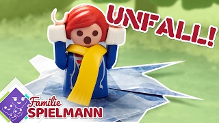 Playmobil Film Deutsch 🚑 UNFALL  Erik bricht ins Eis ein  🚨 Blaulicht FamilieSpielmann [upl. by Lleoj]