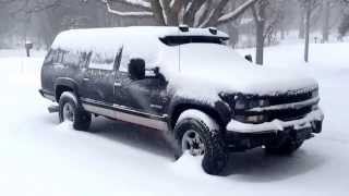 1995 65 diesel Suburban Cold start 10 degrees no block heater [upl. by Ayirp]