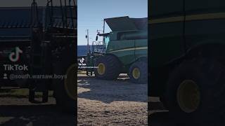 Is Dad Mad  Me 😲😲 Dad Grain tractor johndeere Harvest Family fyp broomchallenge Combine [upl. by Choong176]