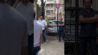 Arjun Kapoor amp Arbaaz Khan Arrive At Malaika Aroras House Following Her Fathers Demise  WATCH [upl. by Dewar]