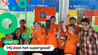 Meester Manuel doet mee aan WK zaalvoetbal [upl. by Ward793]